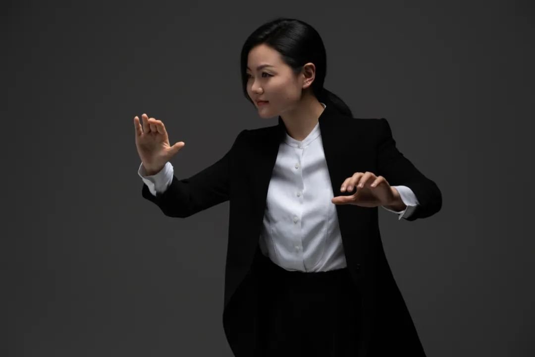 您所在的位置:>网站首页>新闻资讯>详细内容>师从著名指挥家阎宝林