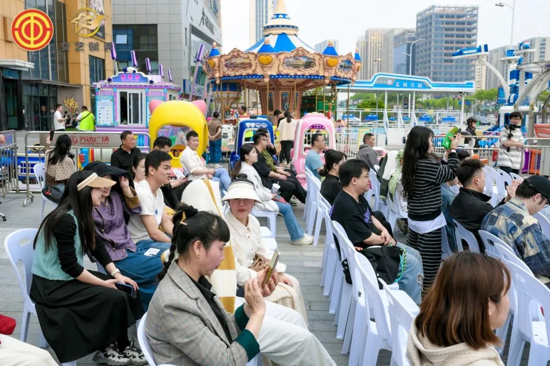 艺校主办的"初见惊艳,再见依然"——周子清小戏曲艺讲座在湖西社区新