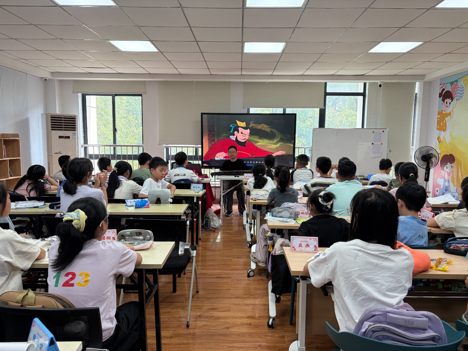 7月9日，新碶街道芙蓉社区文化加油站开设古琴音乐鉴赏课程。.jpg
